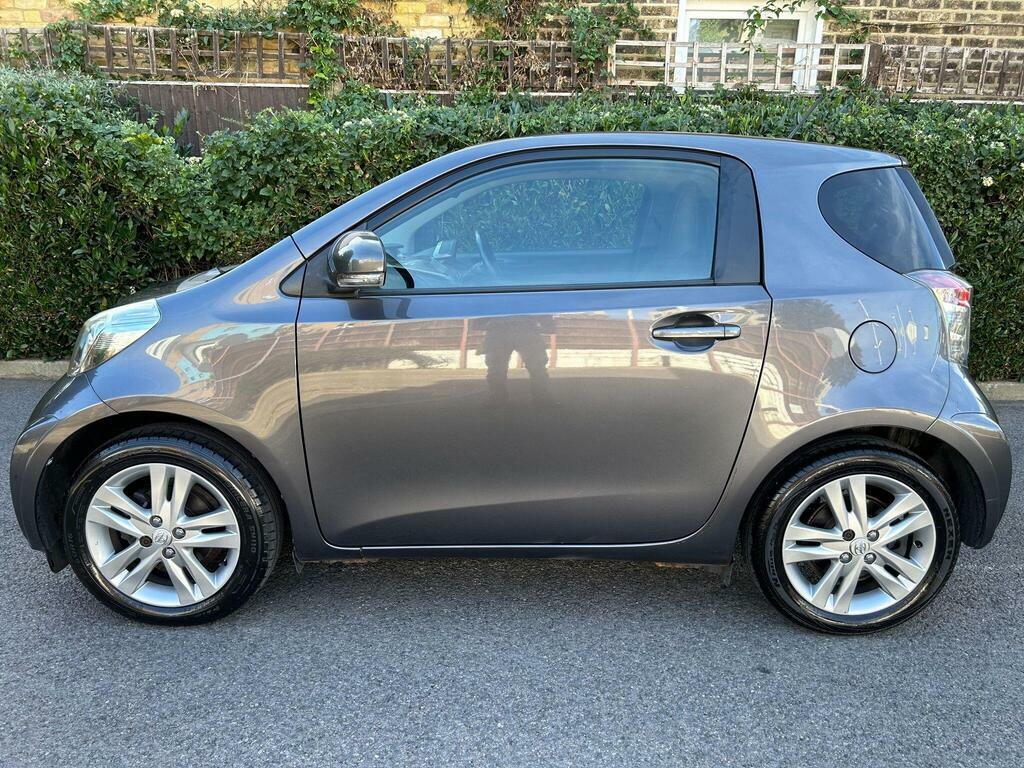 Toyota IQ Hatchback Blue #8