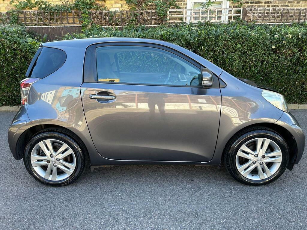 Toyota IQ Hatchback Blue #7