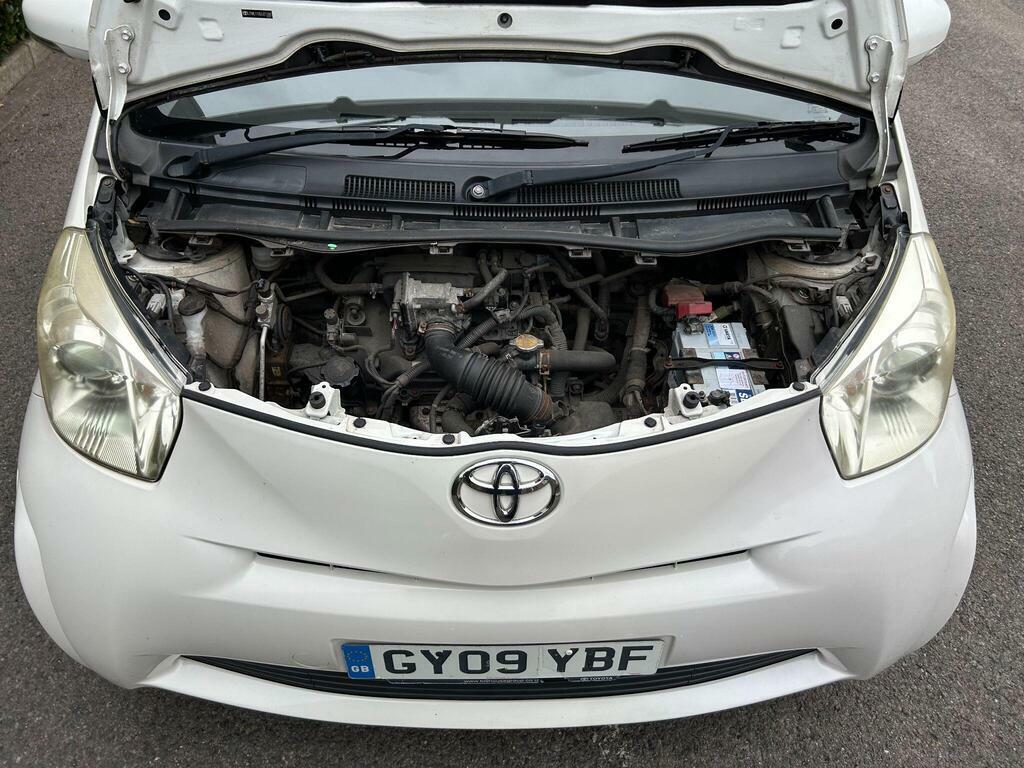 Toyota IQ Hatchback Silver #8