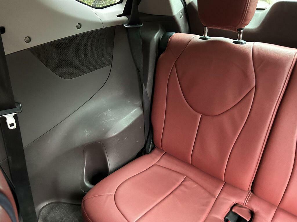 Toyota IQ Hatchback Silver #34