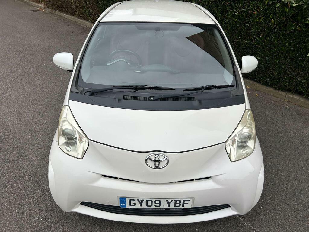 Toyota IQ Hatchback Silver #64