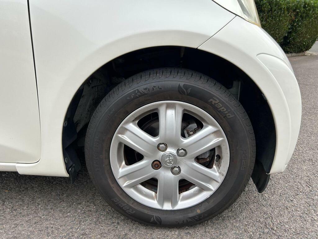 Toyota IQ Hatchback Silver #84