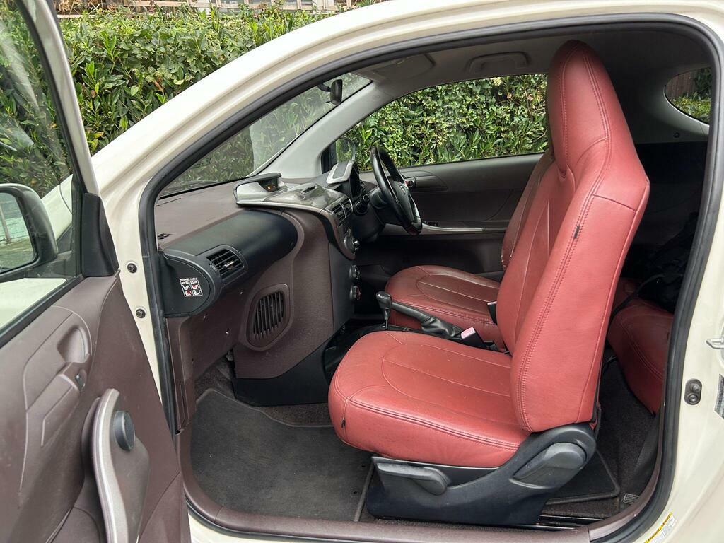 Toyota IQ Hatchback Silver #18