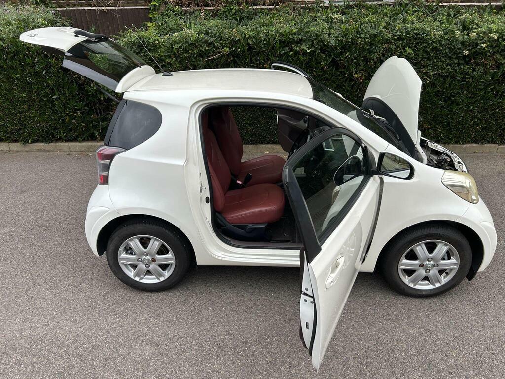 Toyota IQ Hatchback Silver #74