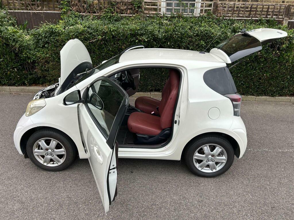 Toyota IQ Hatchback Silver #75