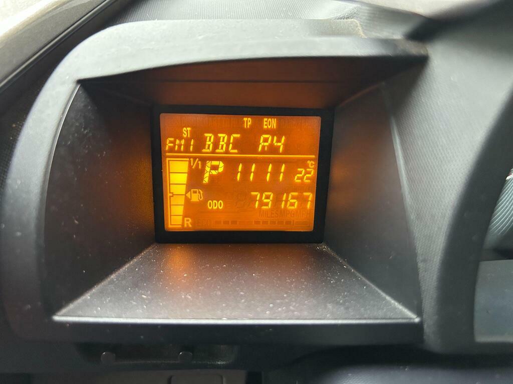 Toyota IQ Hatchback Silver #100