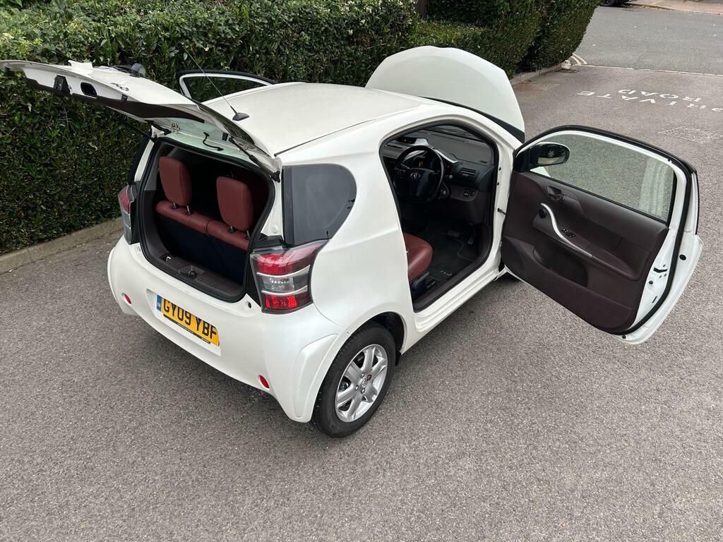 Toyota IQ Hatchback Silver #71