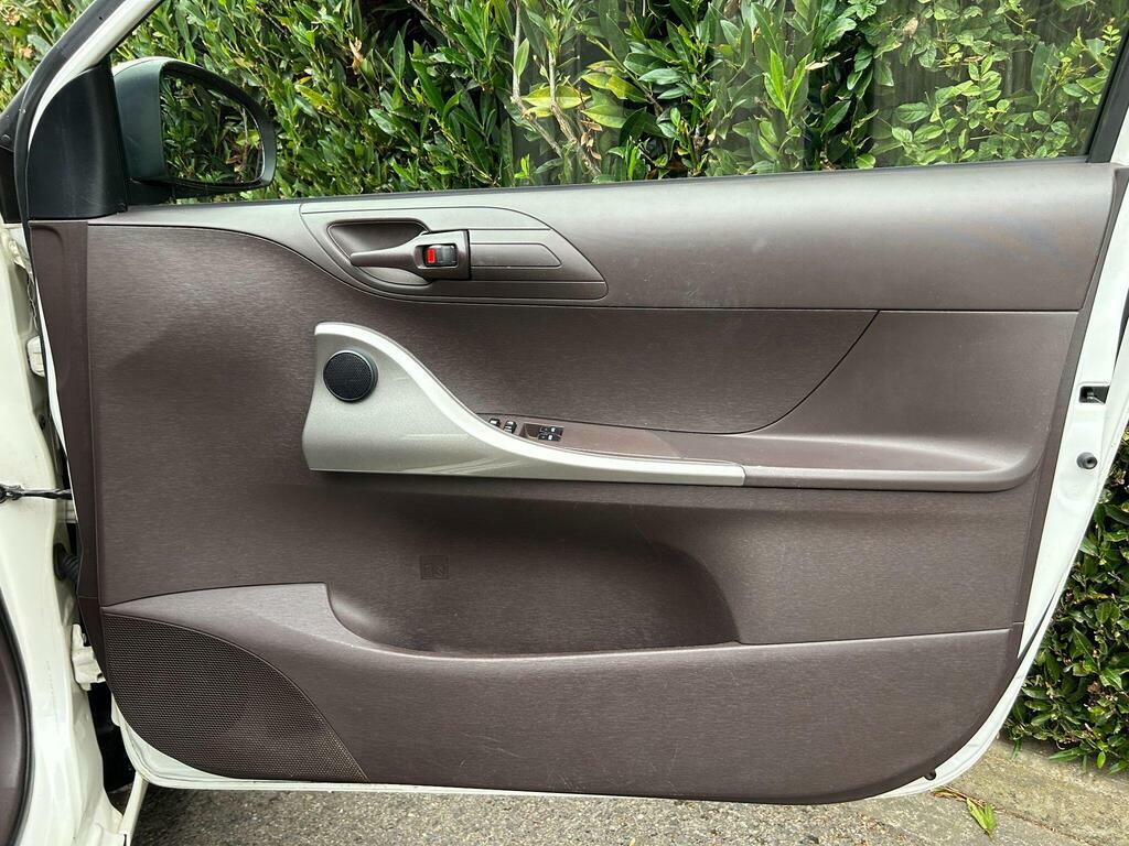 Toyota IQ Hatchback Silver #88