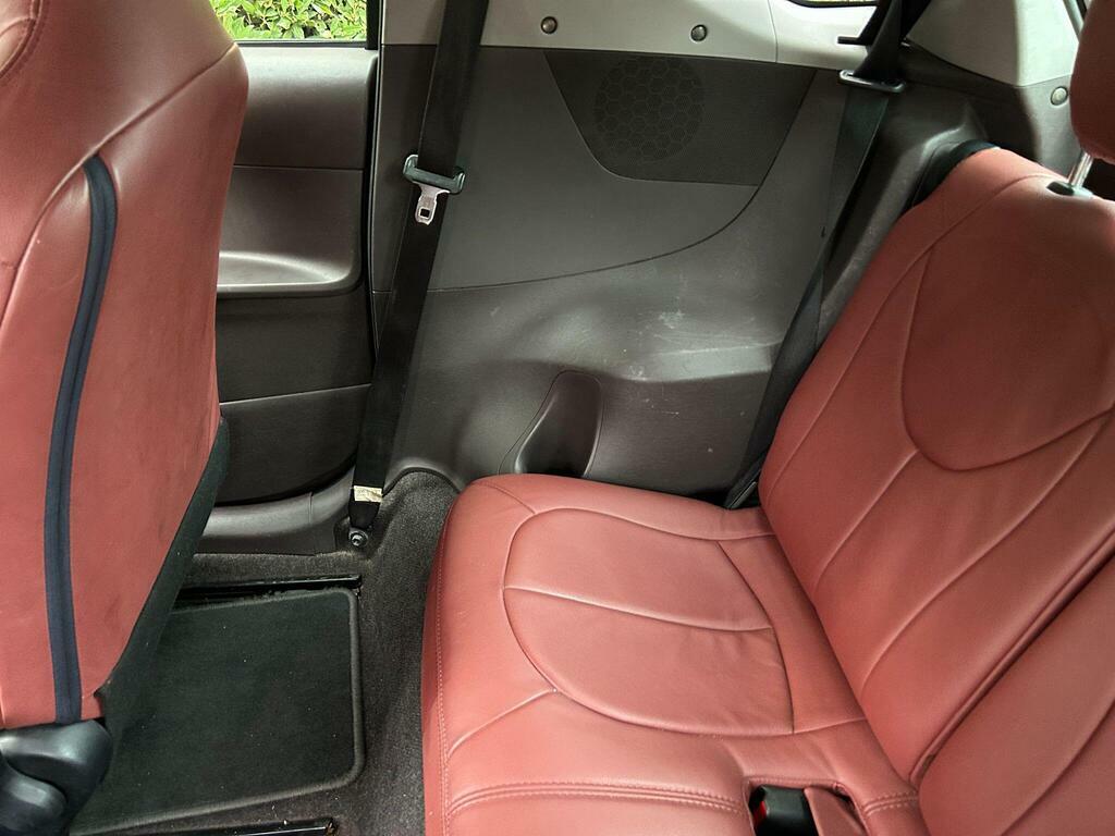 Toyota IQ Hatchback Silver #32