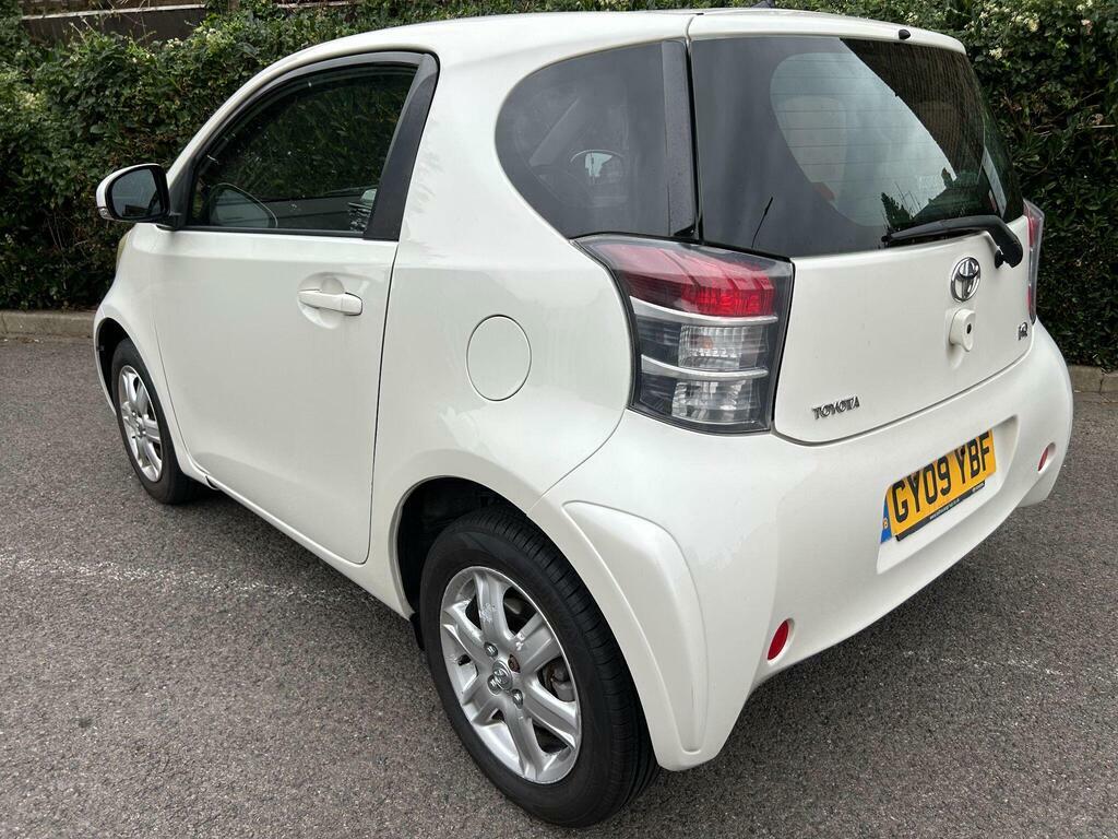 Toyota IQ 1.0 Vvt-i Multidrive Euro 4 White #2