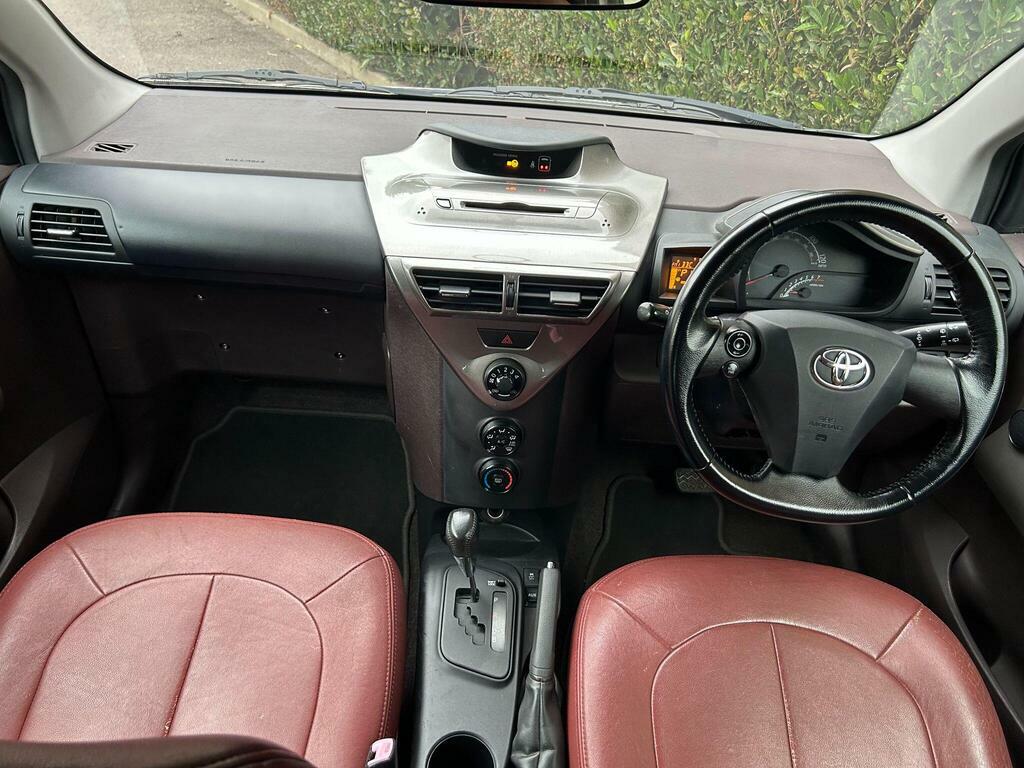 Toyota IQ Hatchback Silver #14