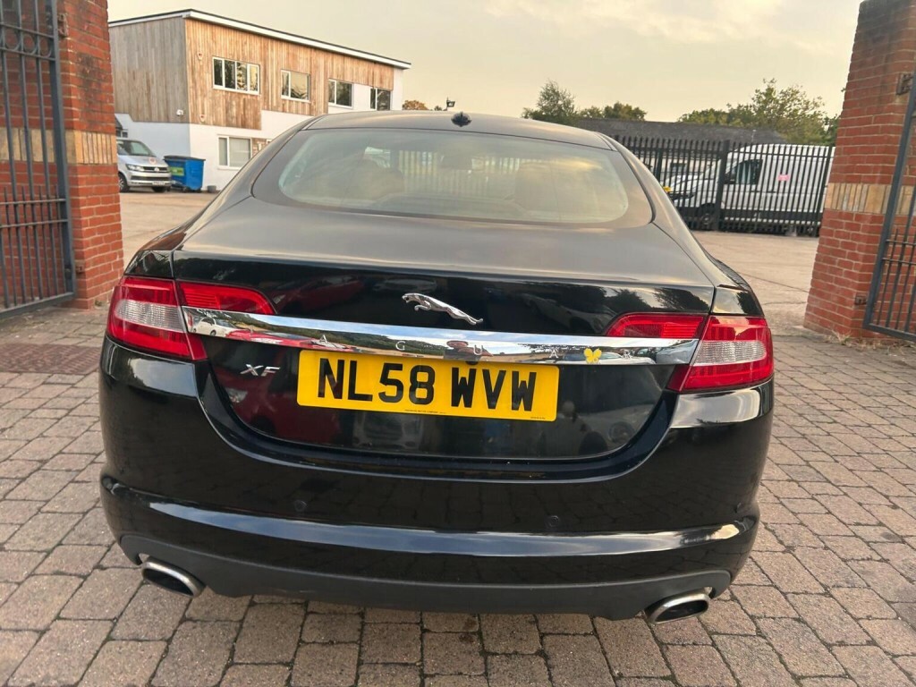 Jaguar XF Luxury Silver #18