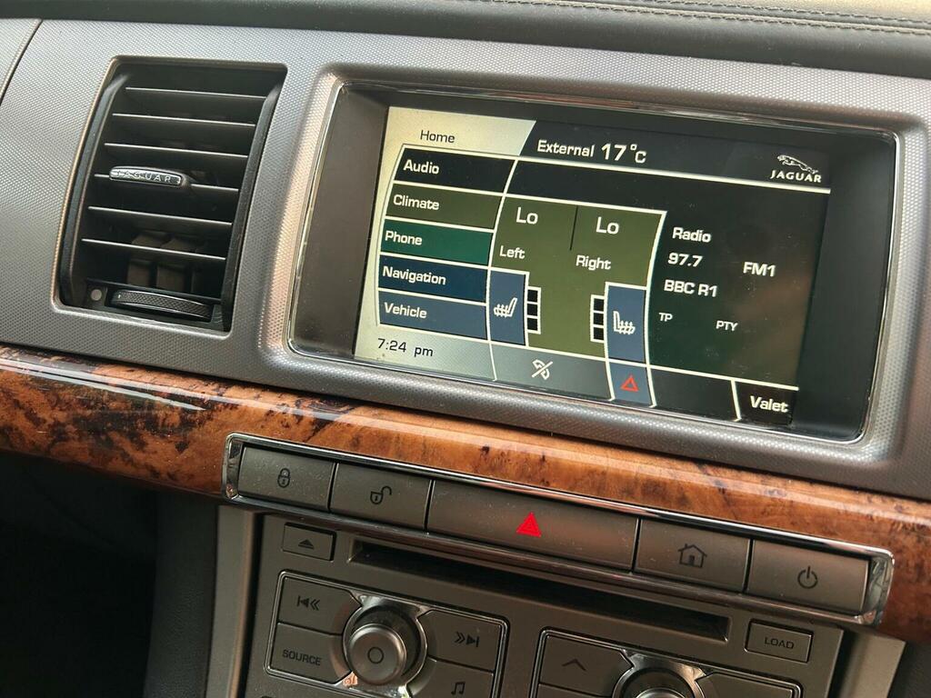 Jaguar XF Luxury Silver #14