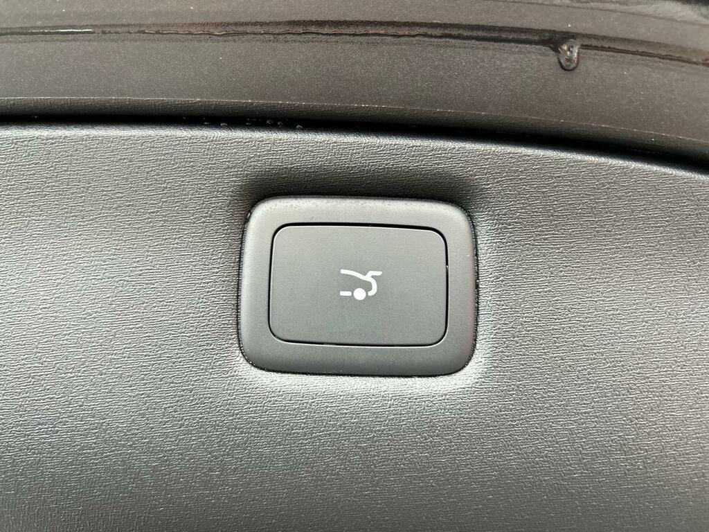 MG IM5 300Kw Long Range 100Kwh Black #48