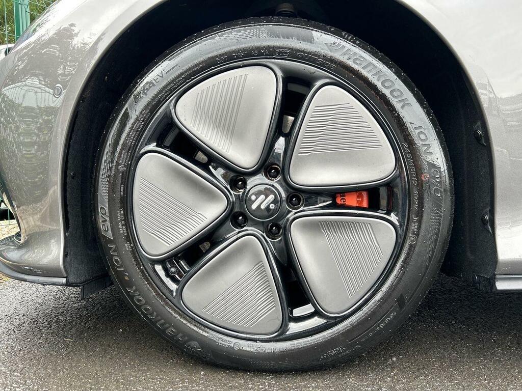 MG IM5 300Kw Long Range 100Kwh Black #9