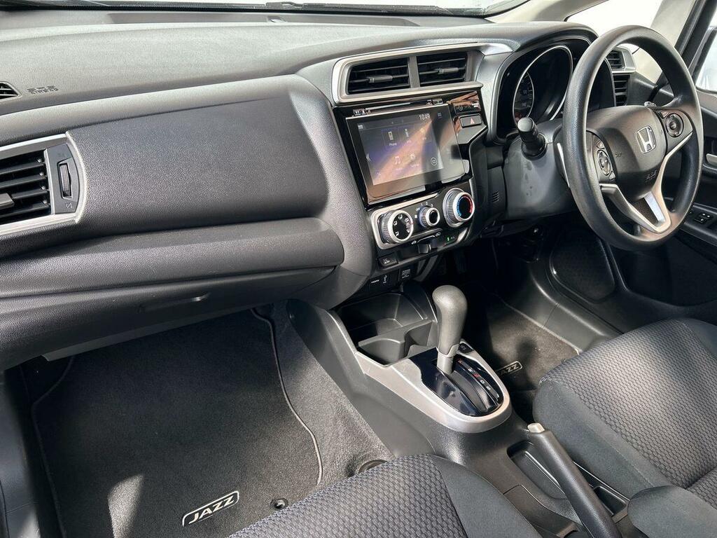 Honda Jazz 1.3 I-vtec Se Hatchback Cvt Euro 6 Ss Silver #2