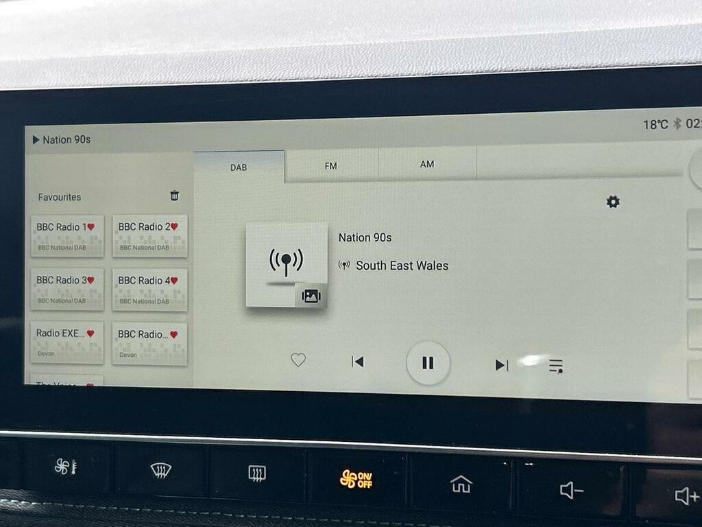 MG MG5 61.1Kwh Se Long Range Estate 15 White #30