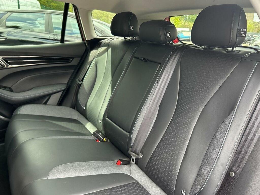 MG MG5 61.1Kwh Se Long Range Estate 15 White #18