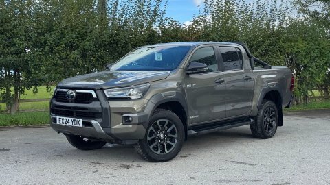 Toyota HILUX 2.8 Hilux Invincible Brown