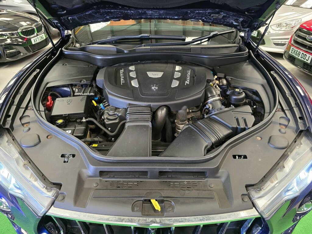 Maserati Levante D V6 Black #27