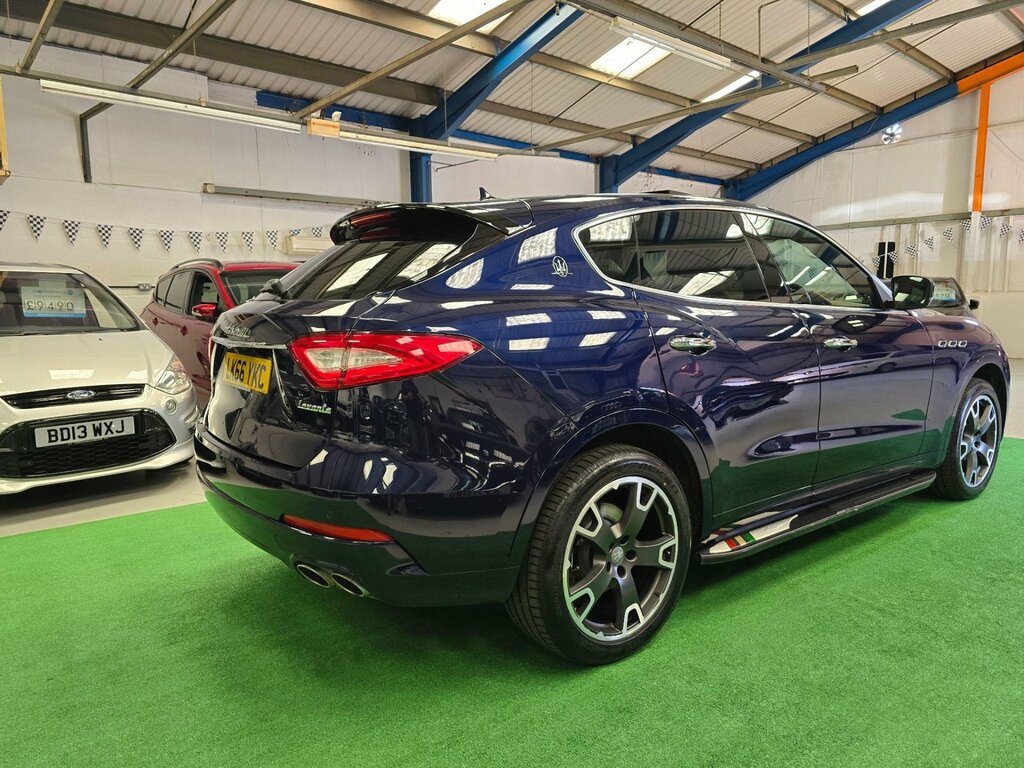 Maserati Levante D V6 Black #25