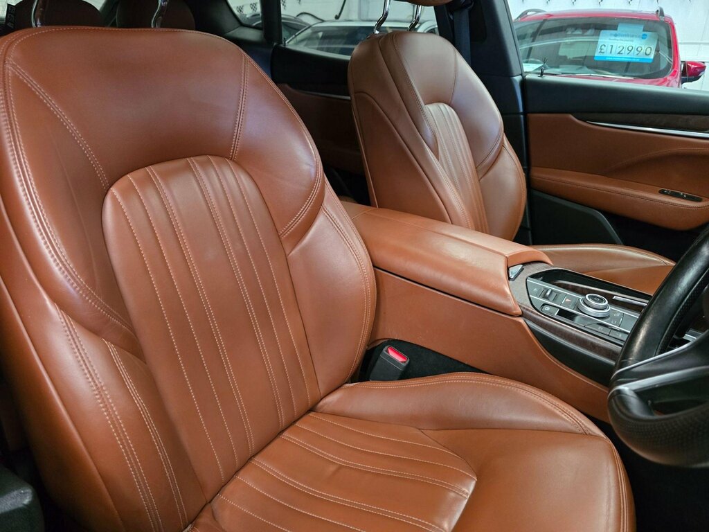 Maserati Levante D V6 Black #9