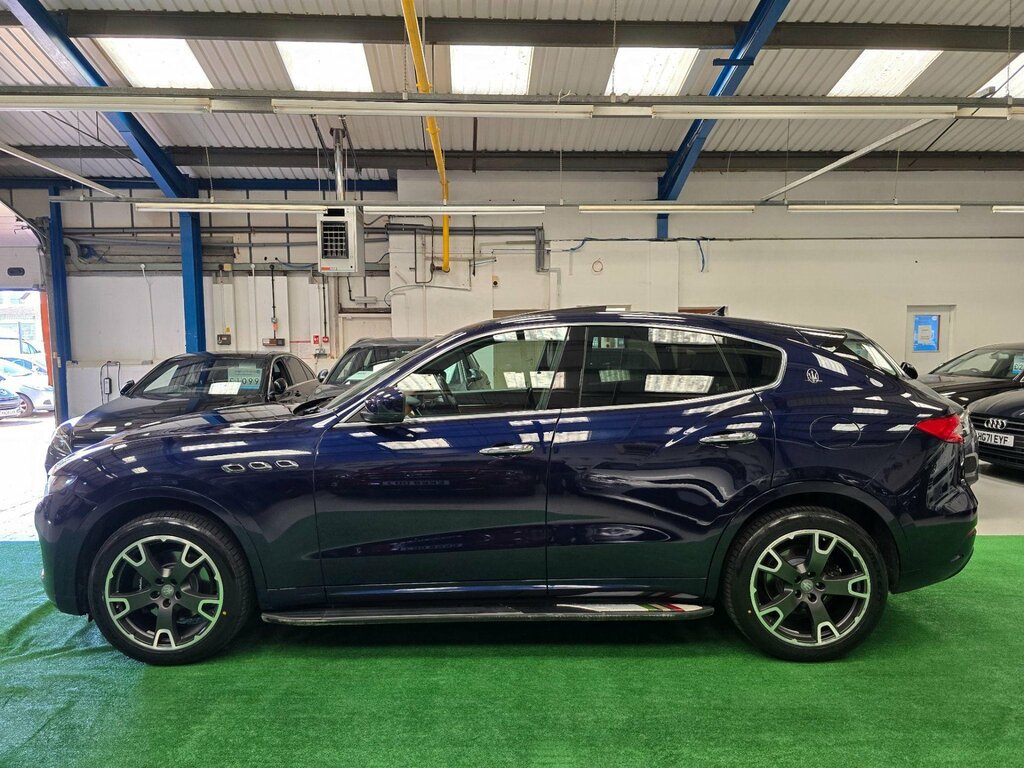 Maserati Levante D V6 Black #17