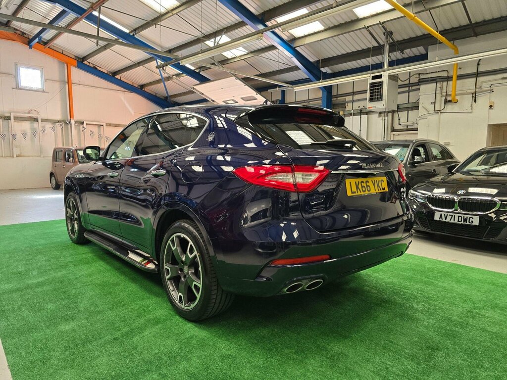 Maserati Levante D V6 Black #22