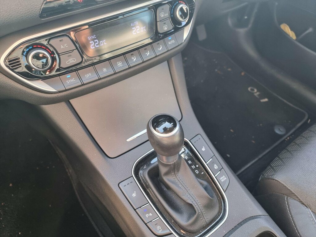 Hyundai I30 1.6L Se Nav Blue #11