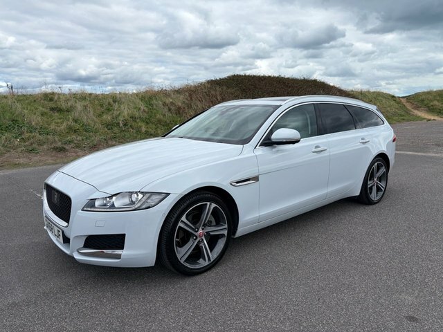 Jaguar XF Portfolio Sportbrake White #2