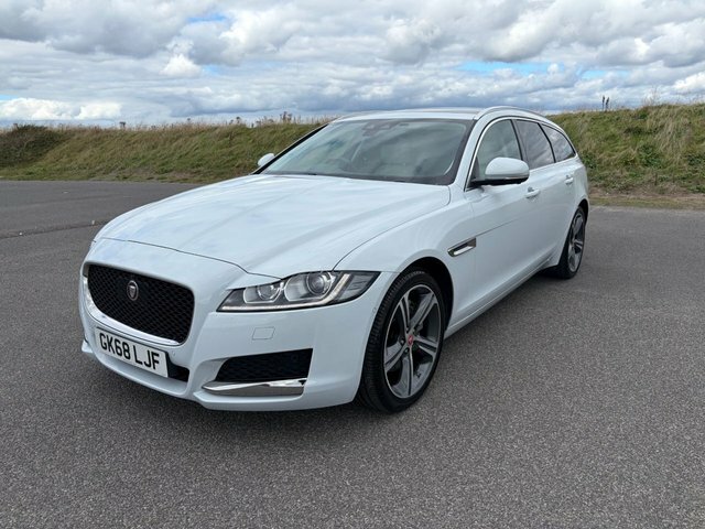 Jaguar XF Portfolio Sportbrake White #5