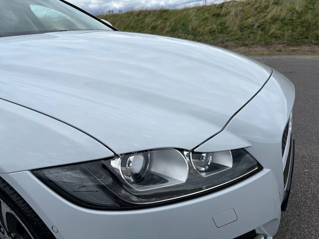 Jaguar XF 2.0I Portfolio Black #18