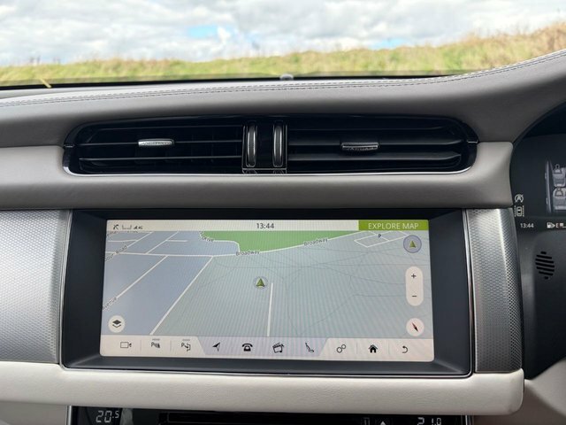 Jaguar XF 2.0I Portfolio Black #42