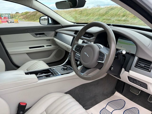 Jaguar XF 2.0I Portfolio Black #25