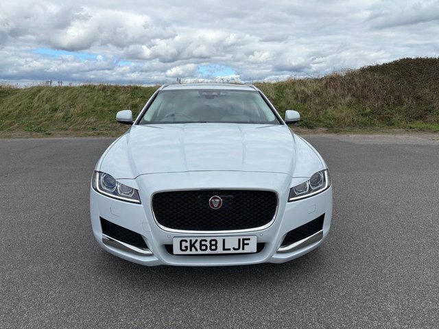 Jaguar XF Portfolio Sportbrake White #6