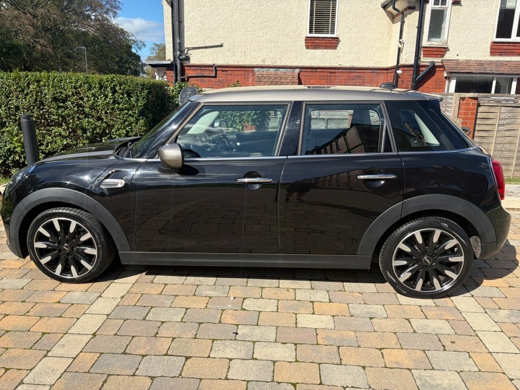 Mini Hatch 1.5L Cooper Exclusive Black #5