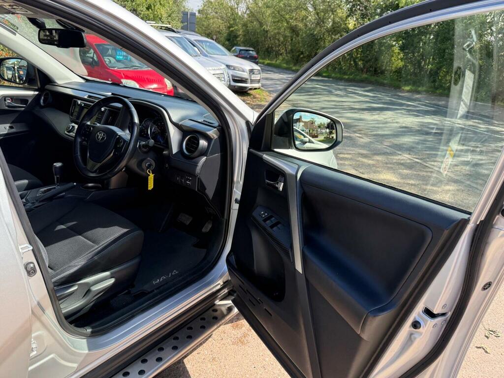 Toyota Rav 4 2.2 D-4d Icon 150 Bhp Silver #14