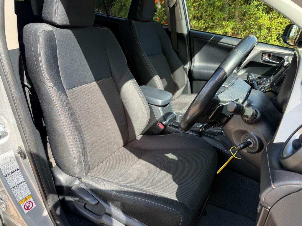 Toyota Rav 4 2.2 D-4d Icon 150 Bhp Silver #25
