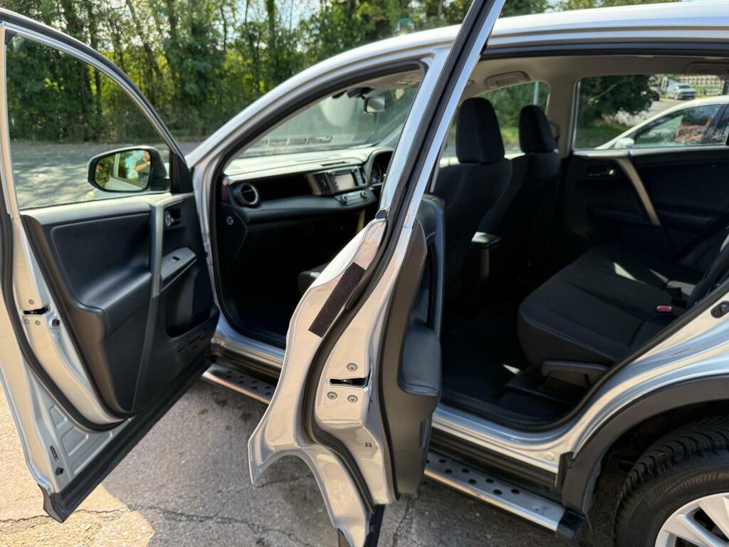 Toyota Rav 4 2.2 D-4d Icon 150 Bhp Silver #27