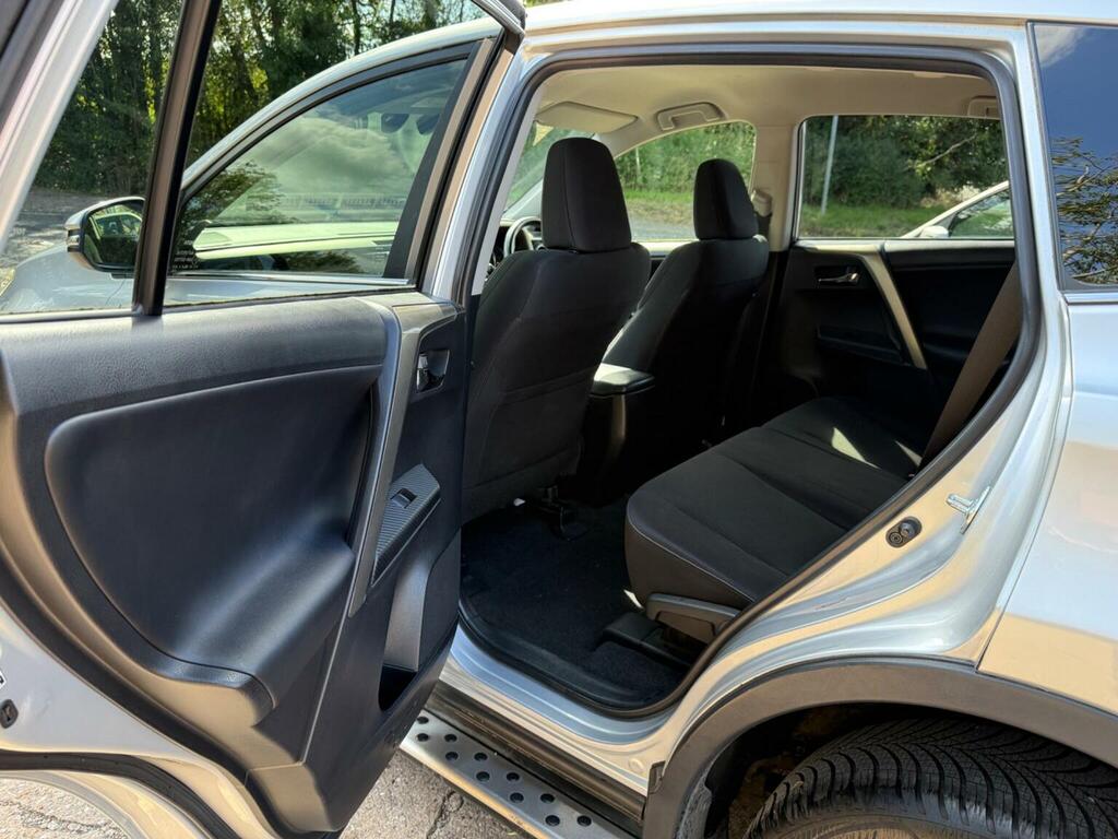 Toyota Rav 4 2.2 D-4d Icon 150 Bhp Silver #29