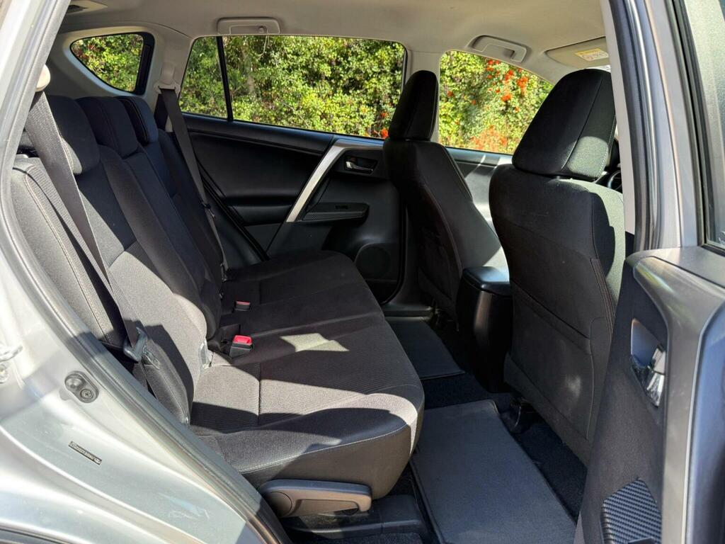 Toyota Rav 4 2.2 D-4d Icon 150 Bhp Silver #9