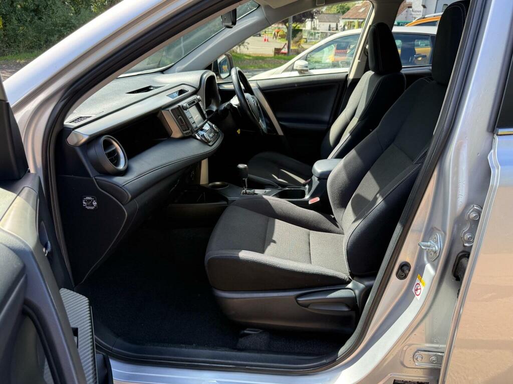Toyota Rav 4 2.2 D-4d Icon 150 Bhp Silver #8