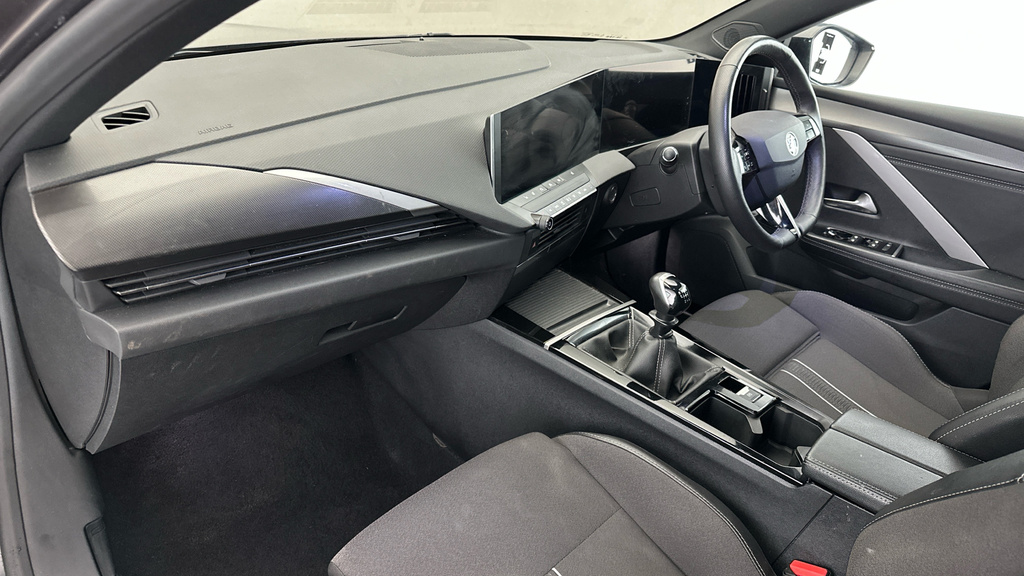Vauxhall Astra Hatchback Black #12