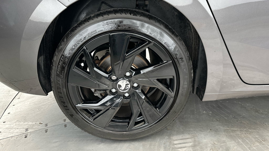 Vauxhall Astra Hatchback Black #25