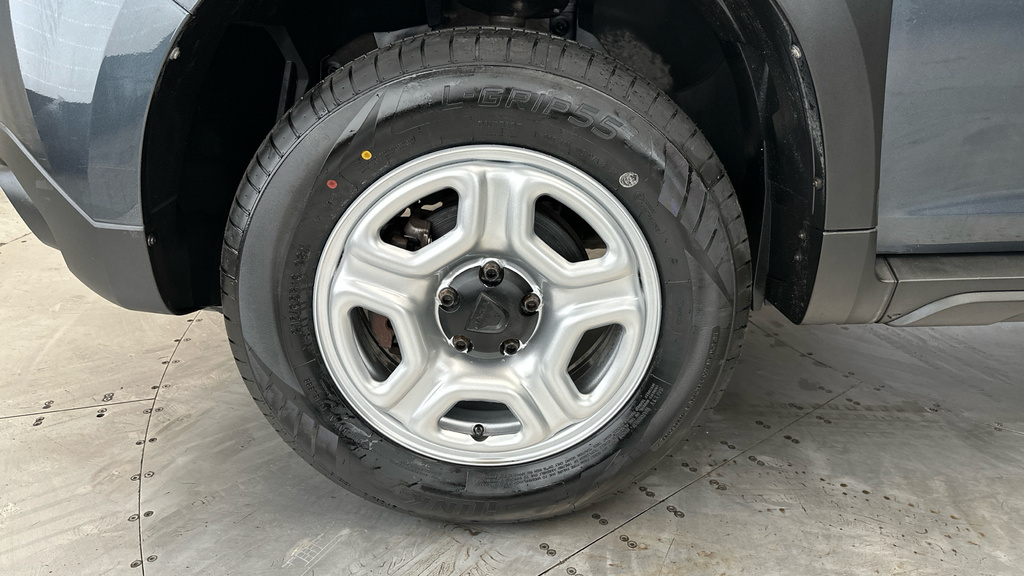 Dacia Duster 1.5L Prestige Grey #18