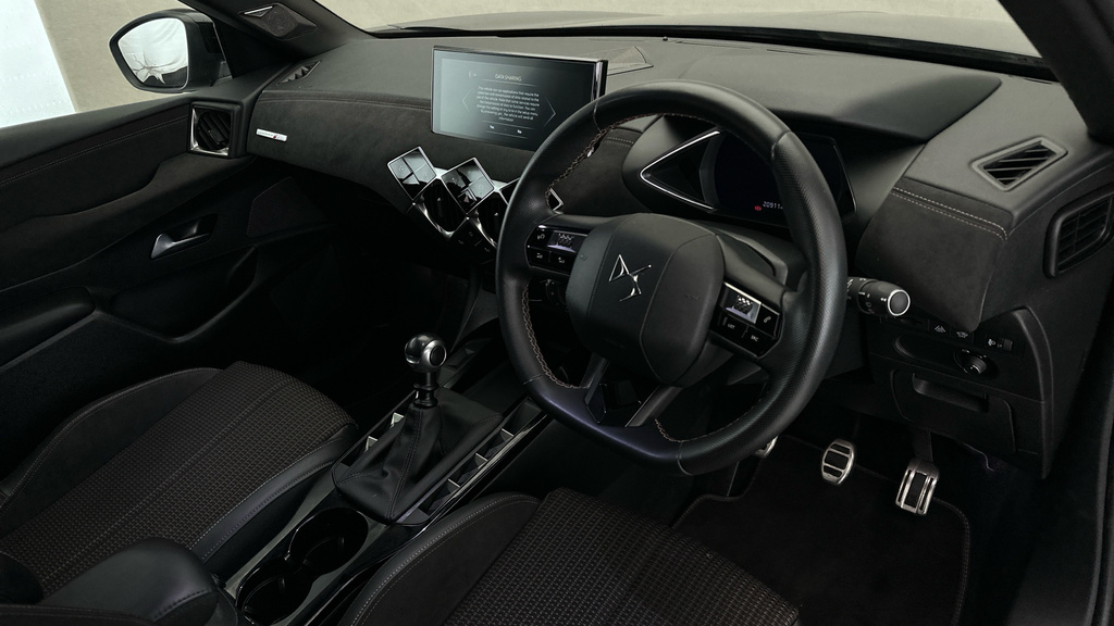 DS DS 3 Crossback Bastille Blue #10