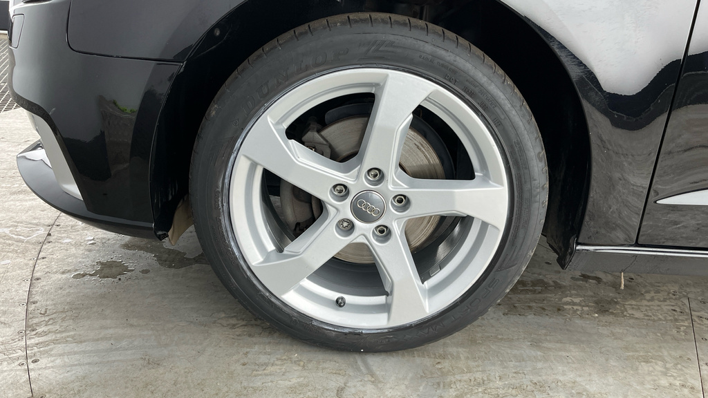 Audi A3 A3 E-tron Sportback S-a White #25