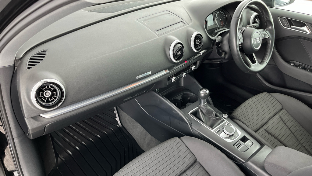 Audi A3 A3 E-tron Sportback S-a White #10