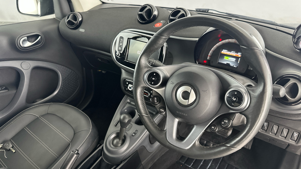 Smart Fortwo Coupe 1L Passion White #9