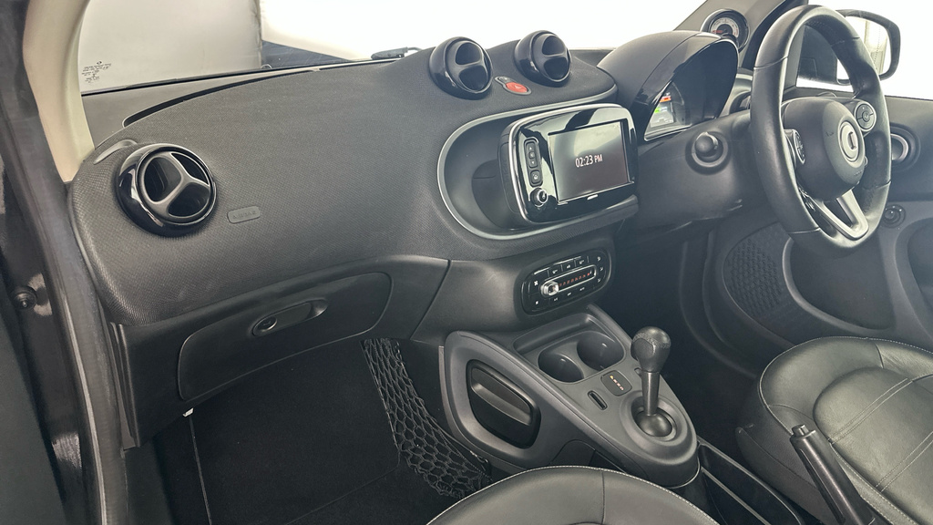 Smart Fortwo Coupe 1L Passion White #10